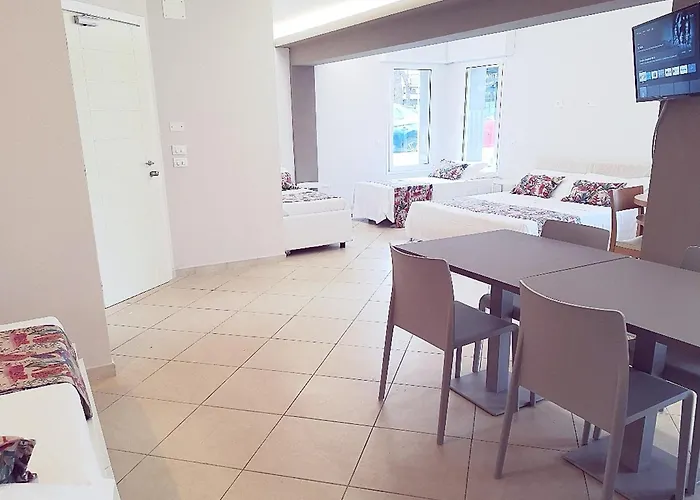 Amalfi Smart Hub Rooms&apartments - Ideale Per Ragazzi Hotel Riccione