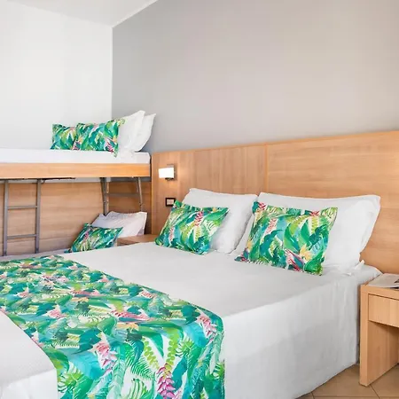 Hotel Amalfi Smart Hub Rooms & Apartments - Ideale Per Ragazzi Riccione