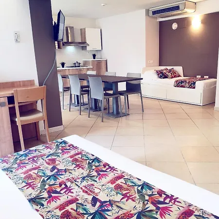 Amalfi Smart Hub Rooms & Apartments - Ideale Per Ragazzi Otel