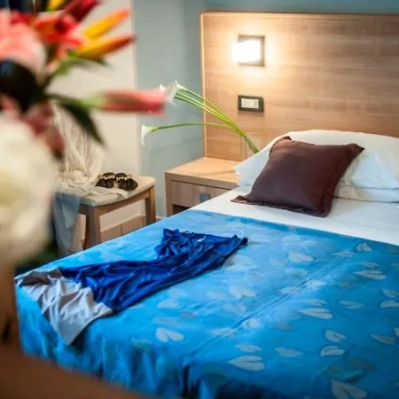 Amalfi Smart Hub Rooms & Apartments - Ideale Per Ragazzi 3* Riccione