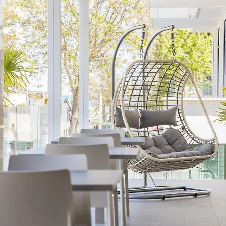 Amalfi Smart Hub Rooms & Apartments - Ideale Per Ragazzi Riccione