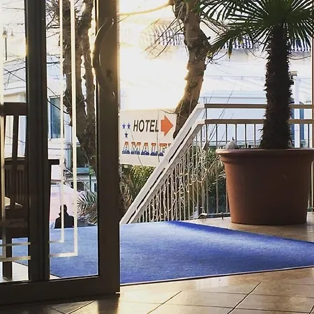 Amalfi Smart & - Ideale Per Ragazzi Hotel 3*