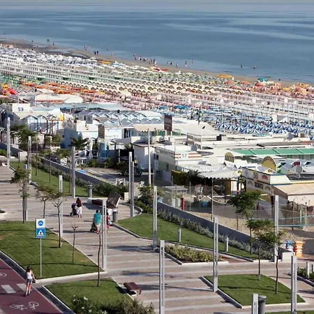 Amalfi Smart Hub Rooms & Apartments - Ideale Per Ragazzi 3* Riccione