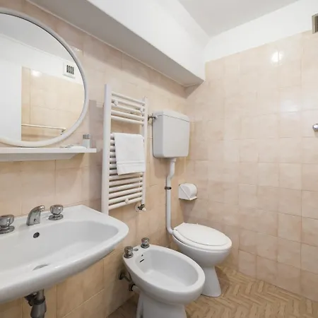 Amalfi Smart Hub Rooms & Apartments - Ideale Per Ragazzi 3* Riccione