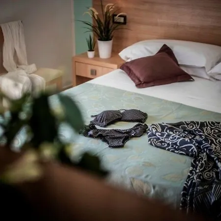 Amalfi Smart Hub Rooms & Apartments - Ideale Per Ragazzi Hotel Riccione