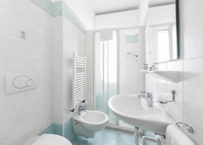 Hotel Amalfi Smart Hub Rooms & Apartments - Ideale Per Ragazzi Riccione