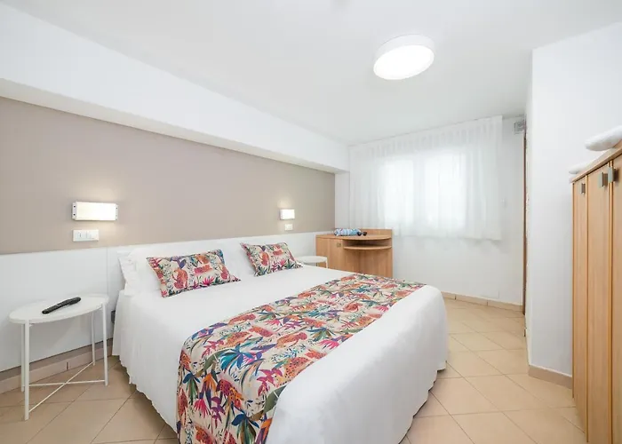 Amalfi Smart Hub & - Ideale Per Ragazzi Hotel 3*