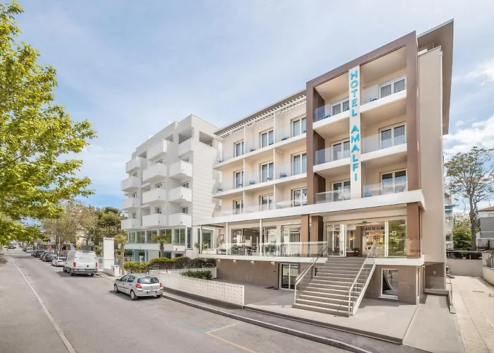 Amalfi Smart Hub Rooms & Apartments - Ideale Per Ragazzi 3*