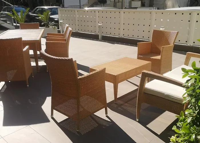 Hotel Amalfi Smart Hub Rooms & Apartments - Ideale Per Ragazzi Riccione