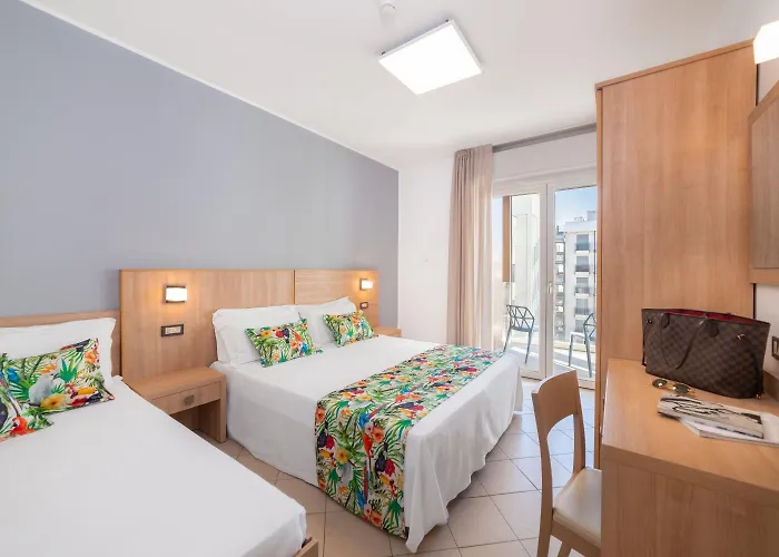 Hotel Amalfi Smart Hub Rooms & Apartments - Ideale Per Ragazzi 3*